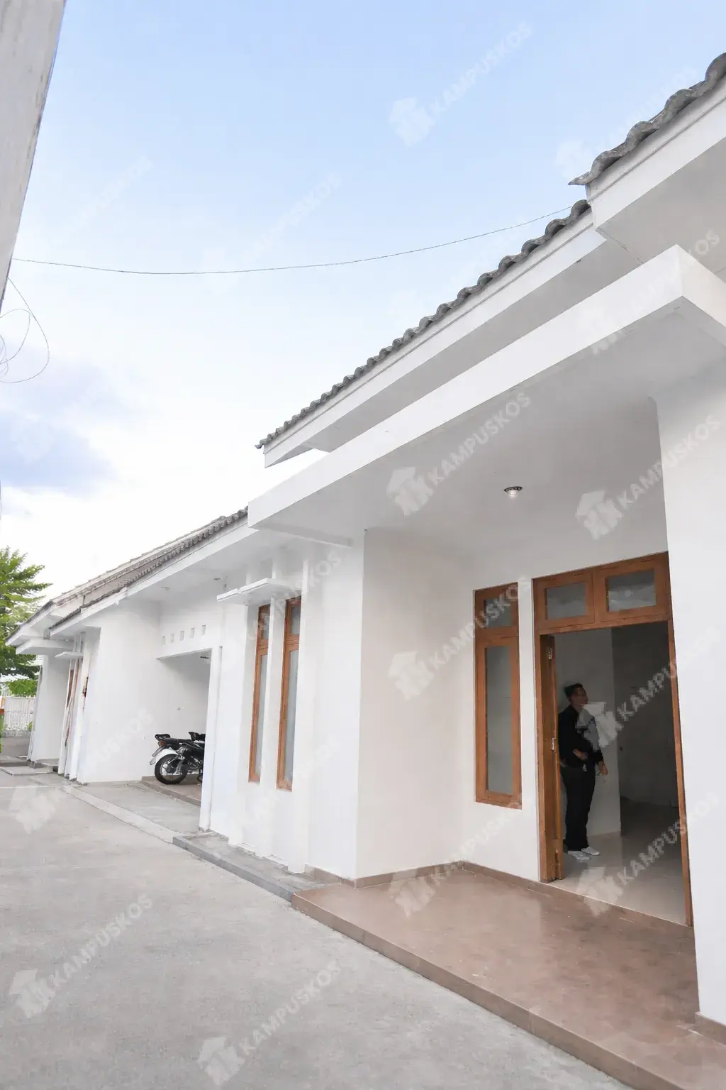 DISEWAKAN KONTRAKAN BEBAS BANGUNAN BARU STYLE CLUSTER AREA MAGUWOHARJO  3K03RBS030426