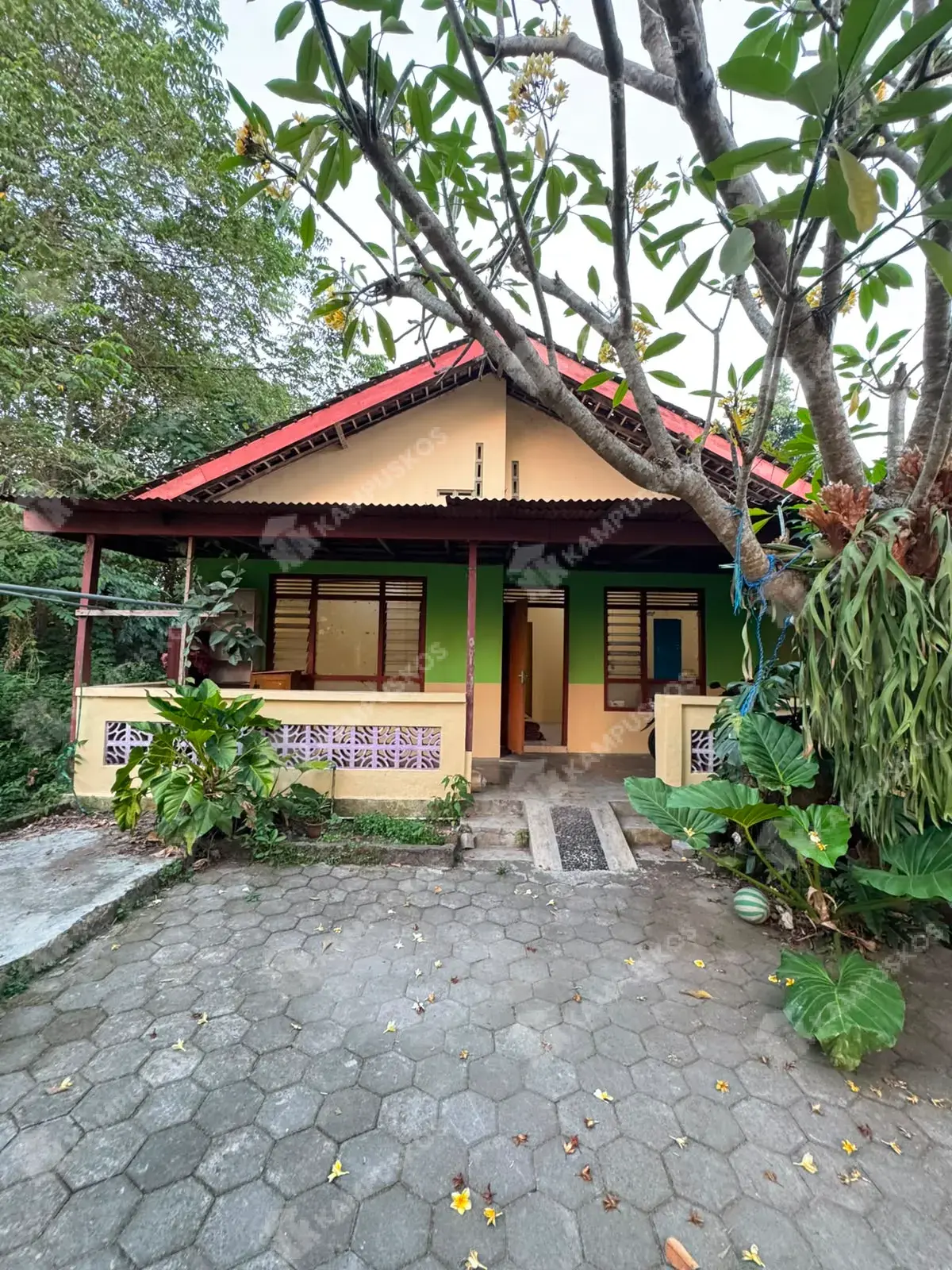 *FOR RENT 4 KAMAR  LOKASI UGM/UNY PUSAT KOTA (Murah meriah)*  4K01R040926 